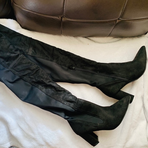 Knee high boots - Picture 1 of 5